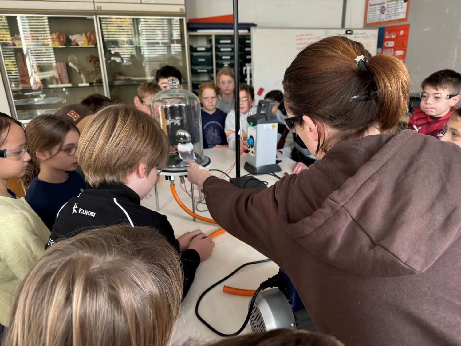 ISD pupils in a science class.