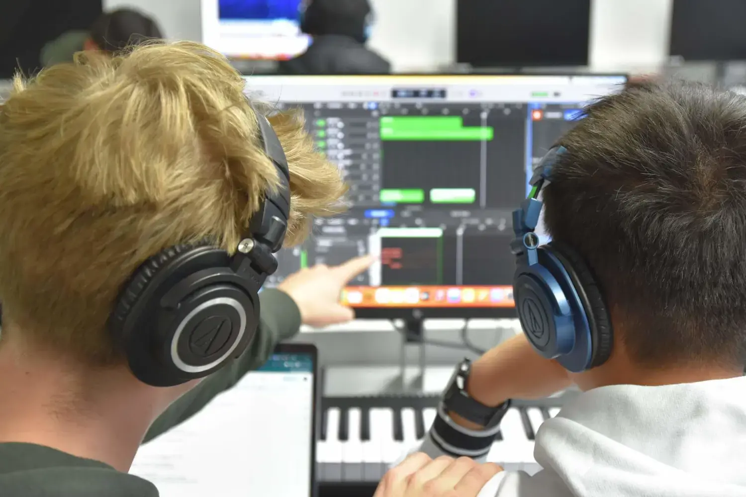 ISD Senior School pupils in a music lesson.